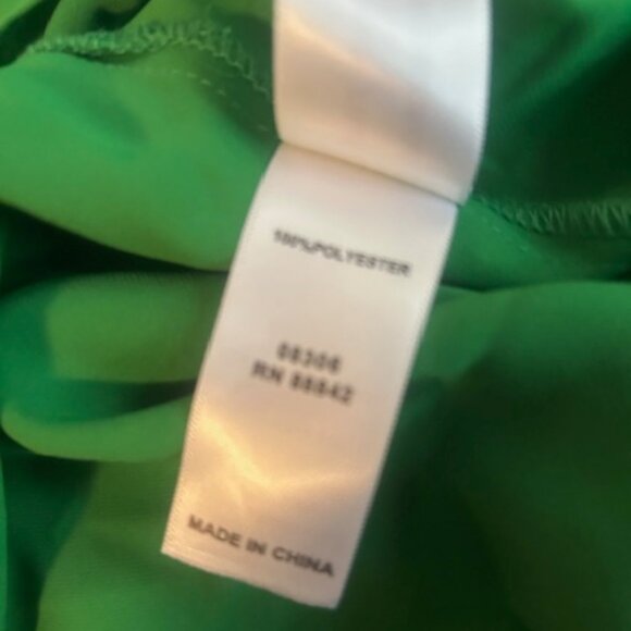Eloquii Kelly Green Hi/Lo split neck side splits tunic, size 18 - Picture 5 of 7